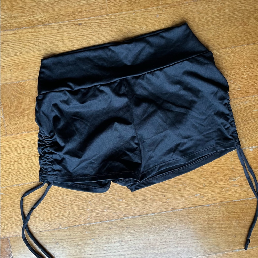 NWT scrunch spandex shorts